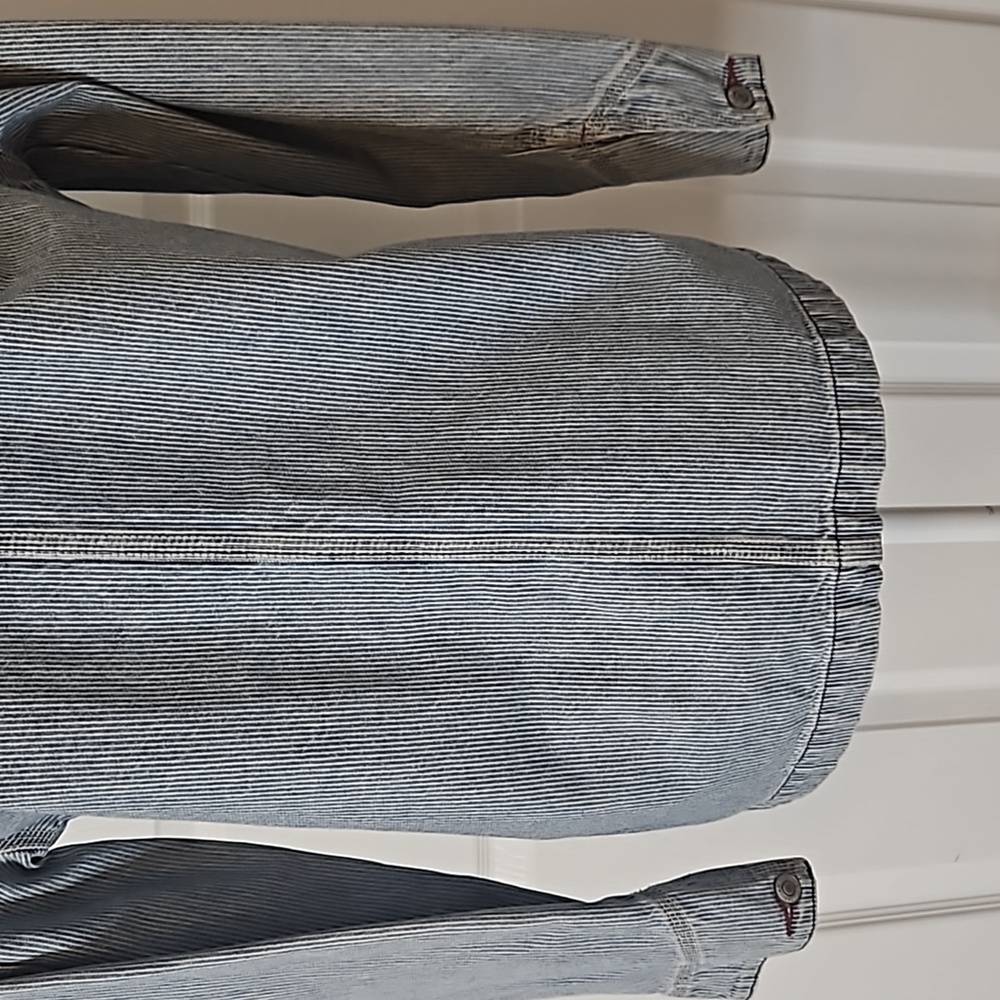 Gap Denim  Vintage Jean Jacket, from the 90's. - Picture 9 of 14